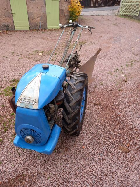 Mat&eacute;riel Agricole / Viticole Mat&eacute;riel Agricole / Viticole 1963 occasion Ambierle 42820