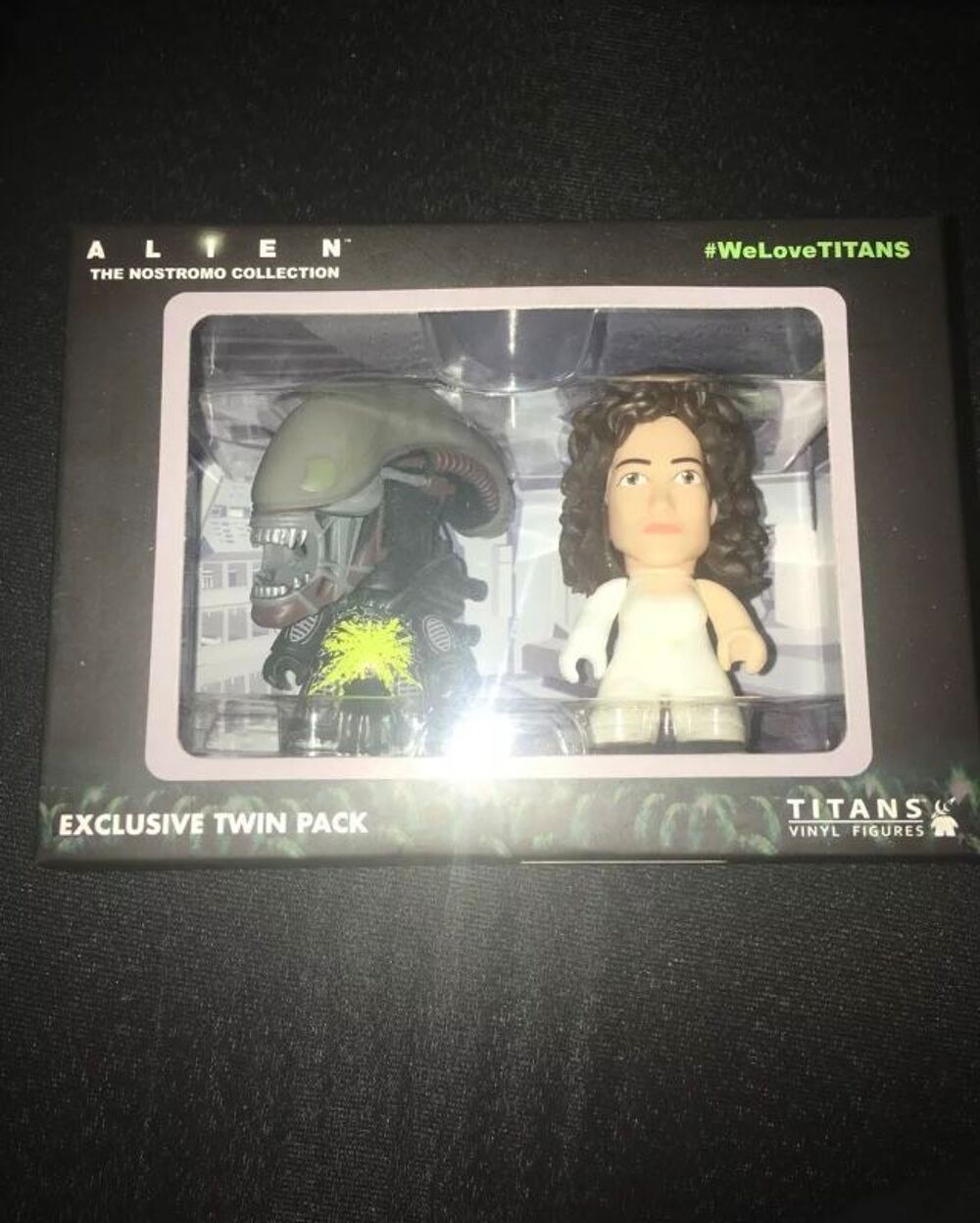 Titans Vinyl Figurine Alien Twin Pack NOSTROMO COLLECTION Ri 