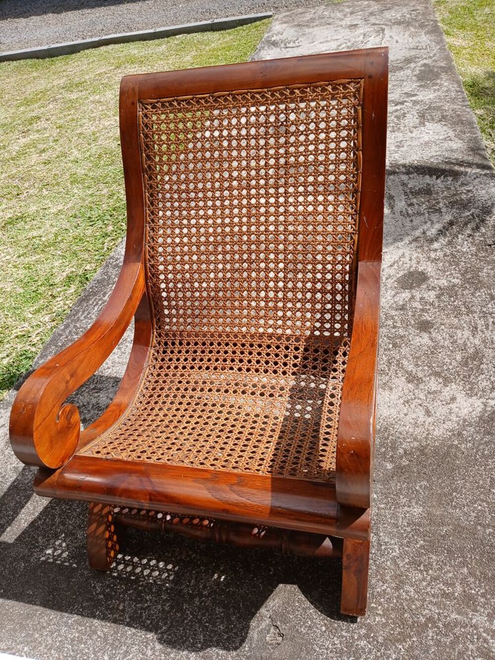 Fauteuil cr&eacute;ole enfant en bois/cannage Meubles