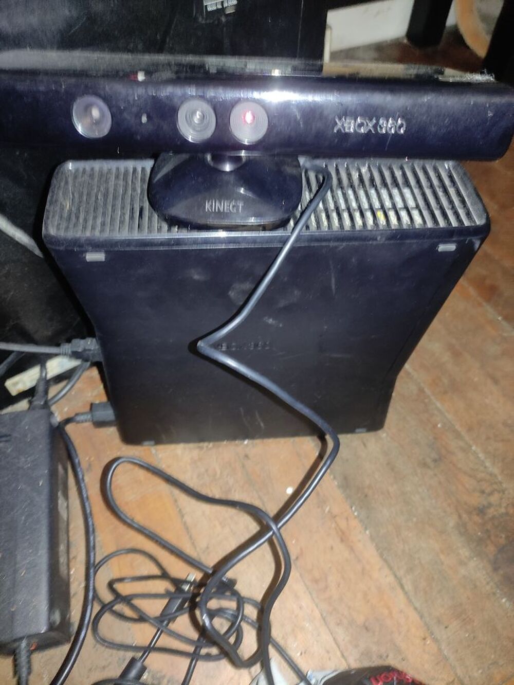 Xbox 360 + manette+ kinect + 11 jeux Consoles et jeux vidéos