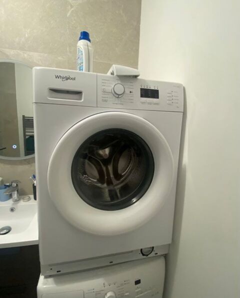 Machine à laver 6kg Whirlpool neuf 90 Belley (01)