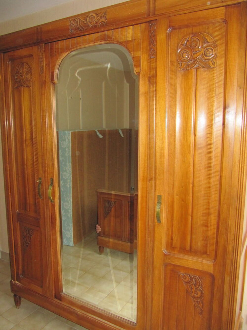 Belle armoire ancienne avec miroir Meubles
