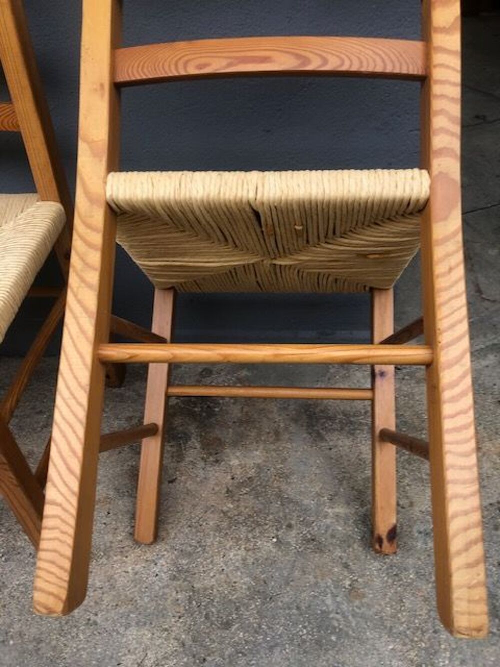 Chaises en pin et paille (2 ex) Décoration
