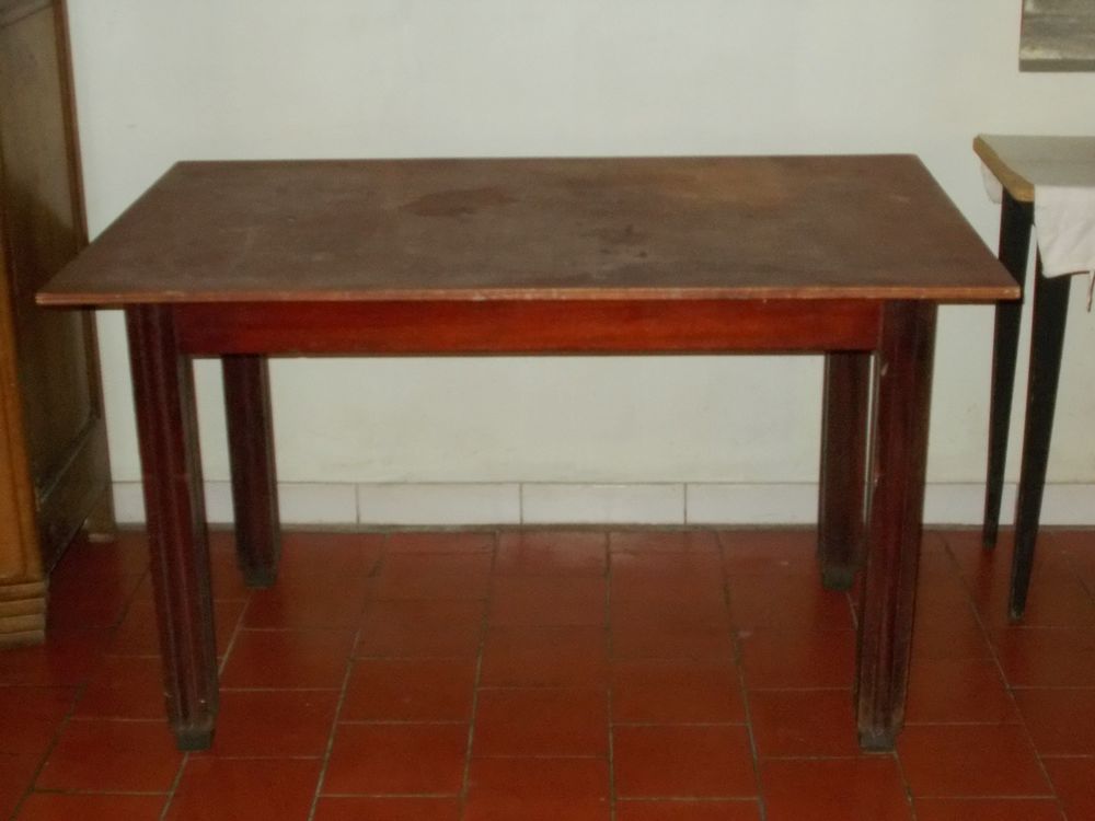 table en bois brut solide et l&eacute;g&egrave;re ann&eacute;e 60 Meubles