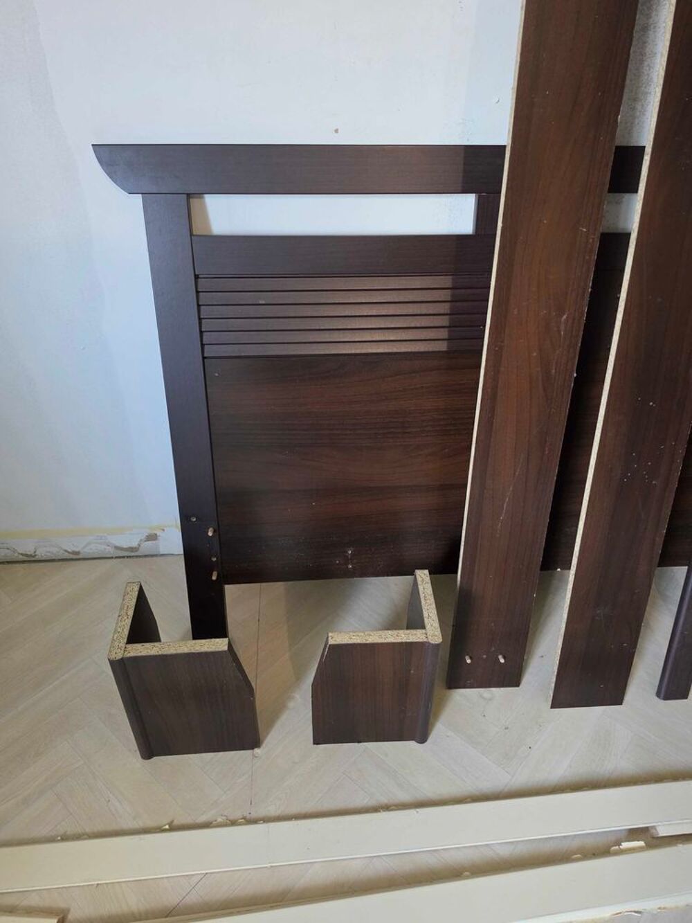 lit 140*190 avec chevet et sommier Meubles