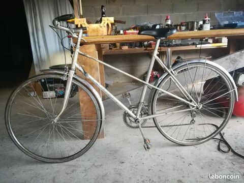 Velo de ville ancien taille M 30 Rosires (07)