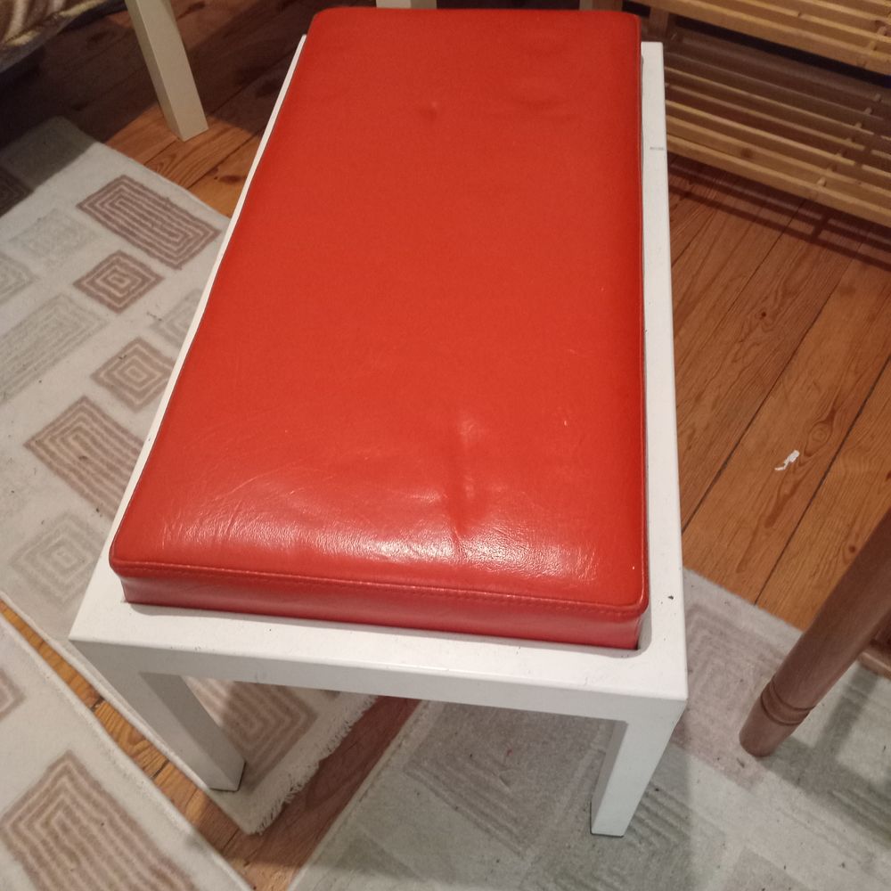 Banc Repose pied 
Meubles