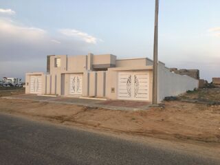 Villa � vendre 10 pi�ces 260 m� Chott meriam, tunisie