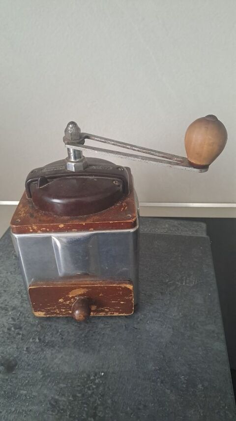 moulin a caf� ancien 30 Cogolin (83)