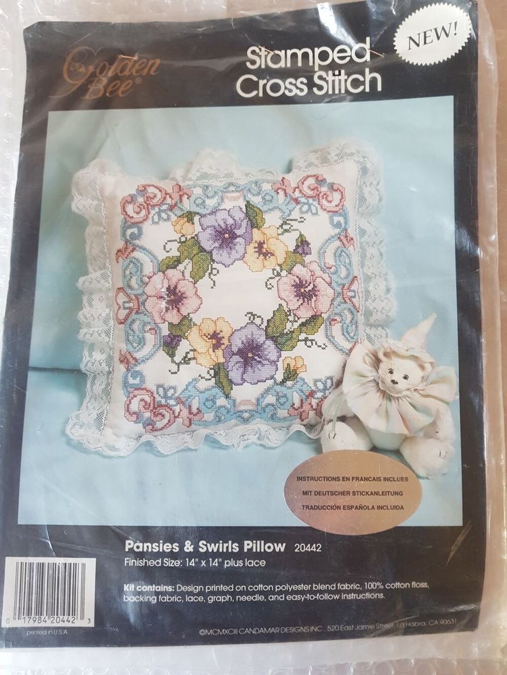 KIT A BRODER DESIGN VINTAGE " OREILLER PENSEES ET TOURBILLON D�coration