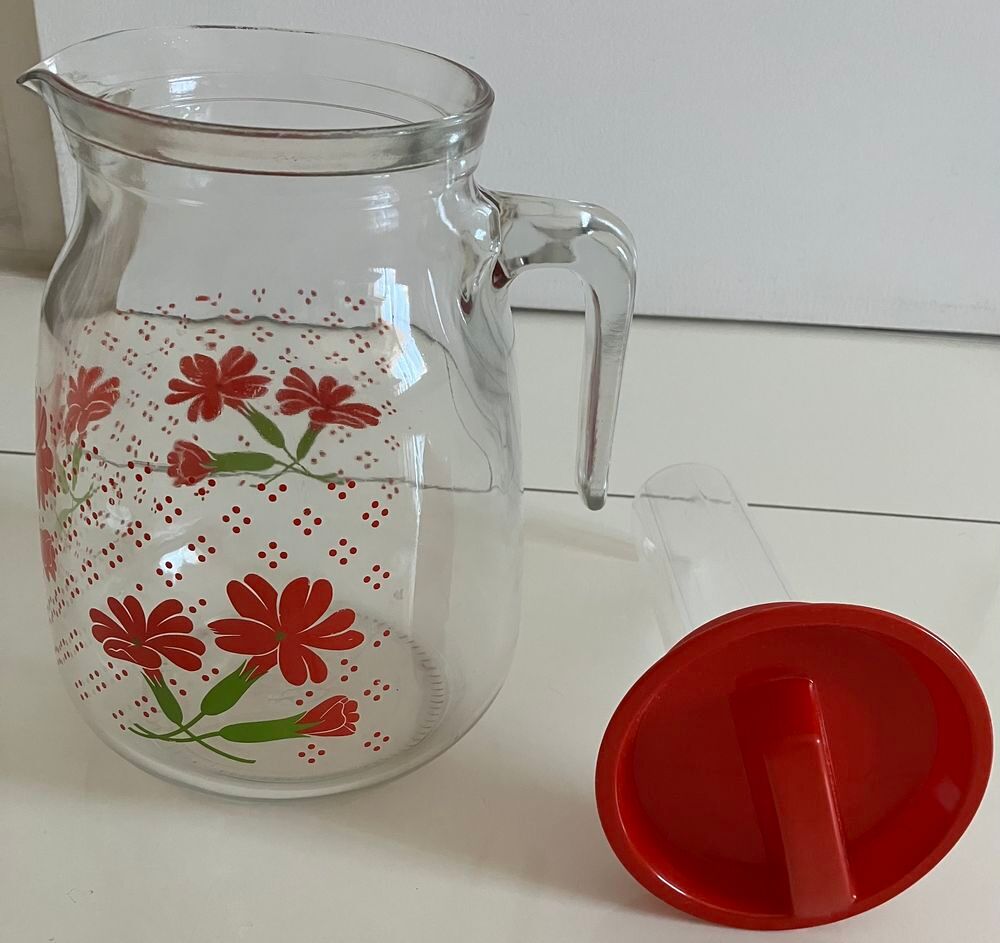 Grand pichet ancien (~1970), "CERVE", en verre + couvercle e Décoration