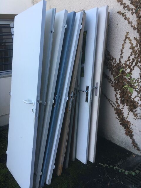 Porte isoplane
10 Castres (81)