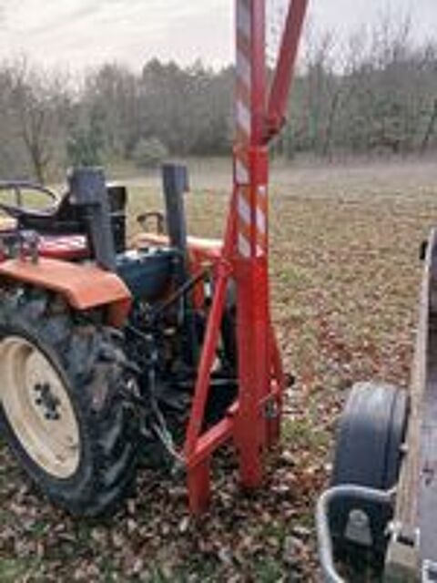   Grue manuelle sur 3 point micro tracteur 