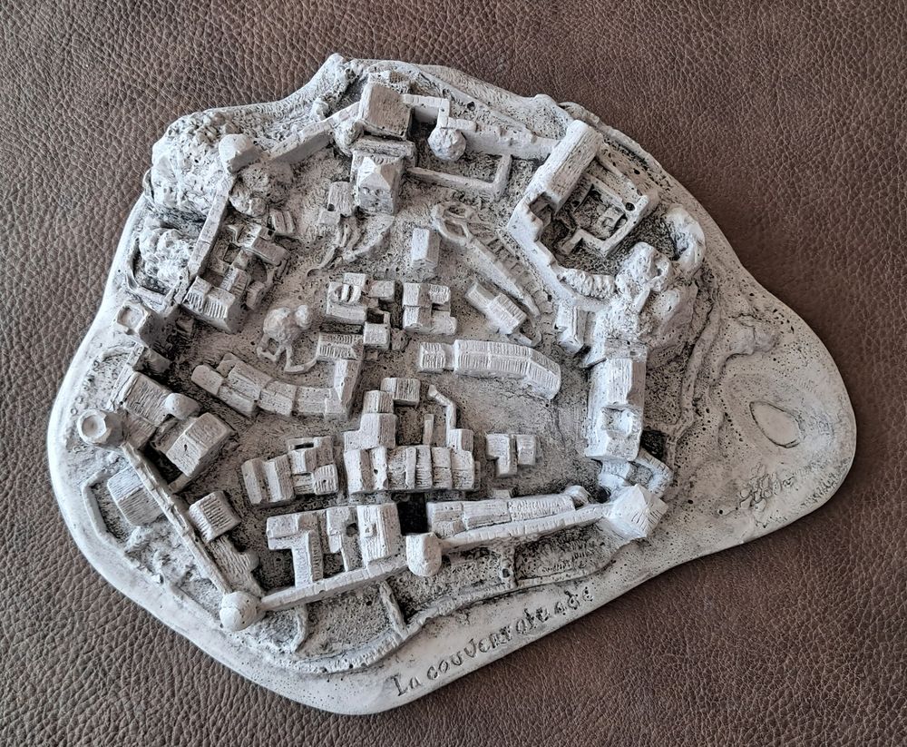 maquette en pl&acirc;tre moul&eacute; La Couvertoirade Aveyron 