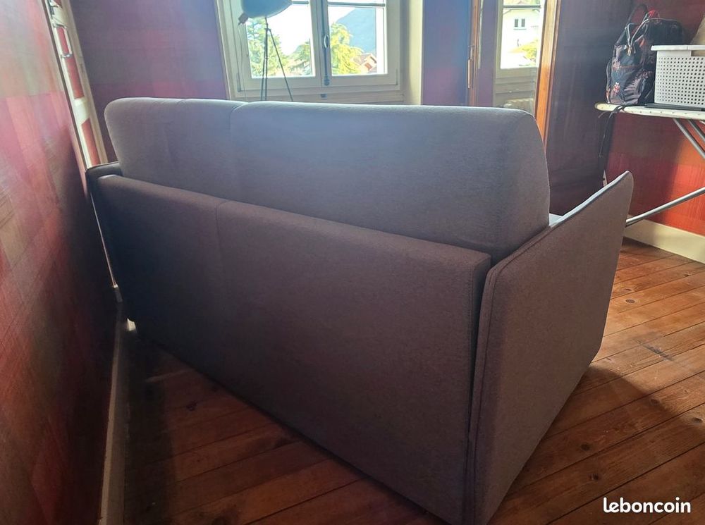 CANAPE CONVERTIBLE TRES BON ETAT Meubles