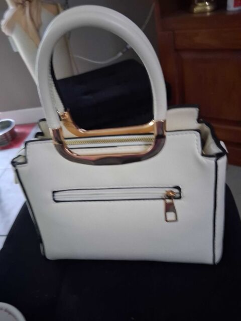PETIT SAC �� MAIN BEIGE 18 Aurillac (15)