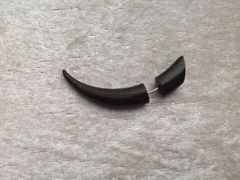 FAUX PIERCING ÉCARTEUR BOUCLE OREILLE CORNE Envoi Possible
4 Trégunc (29)