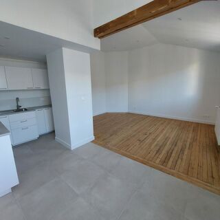  Appartement à louer 2 pièces 43 m²