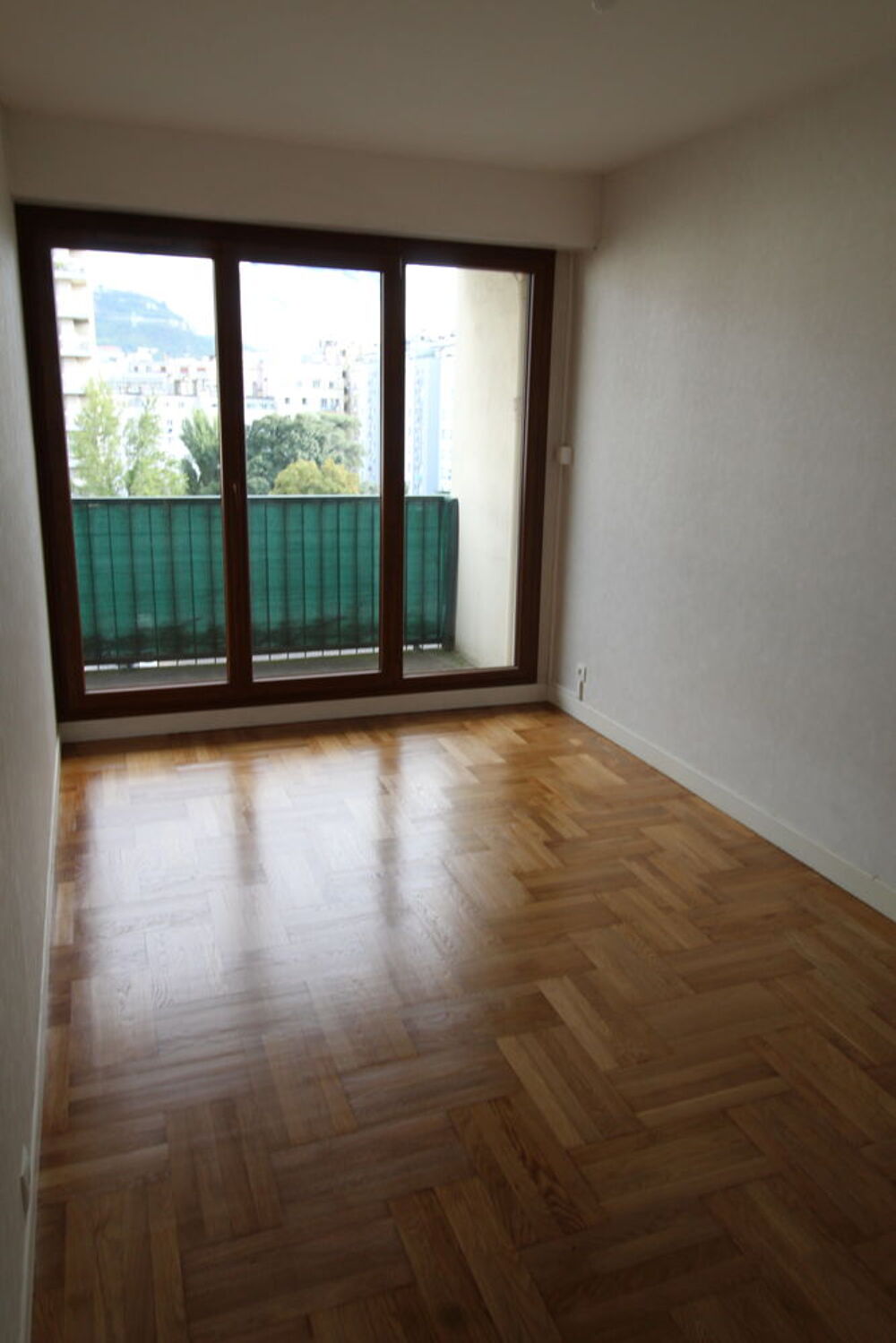 Location Appartement T2/T3 GD BALCON+PARKING + CHAUFFAGE COMPRIS Grenoble