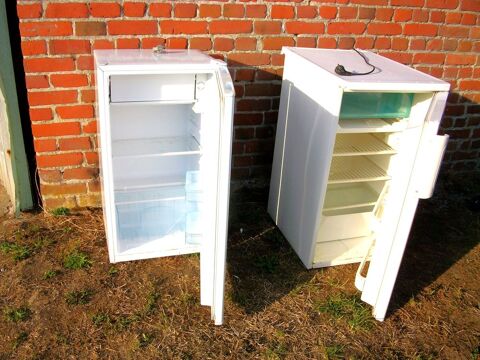 2 petit frigo  60 Esquelbecq (59)