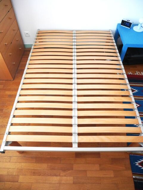 LIT 120x200 cm. Cadre m�tallique + sommier � lattes en bois 40 Paris 11 (75)
