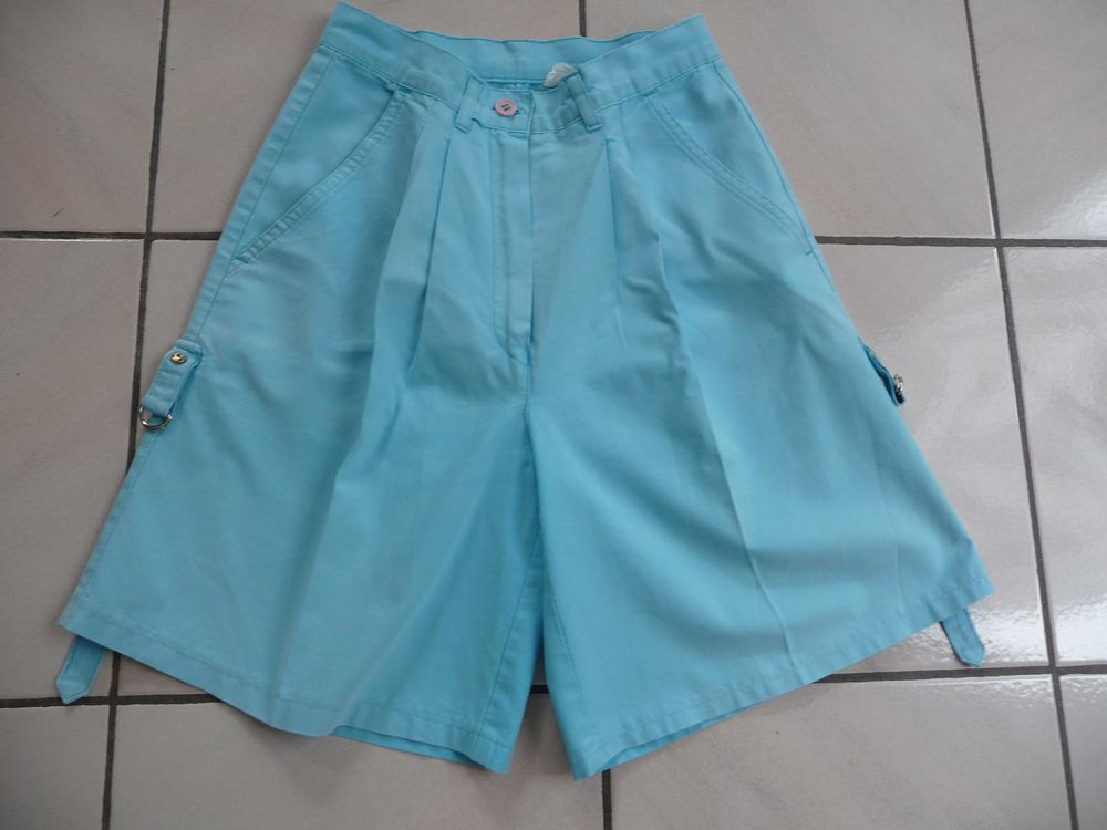 Bermuda ou short turquoise taille 36 Vêtements