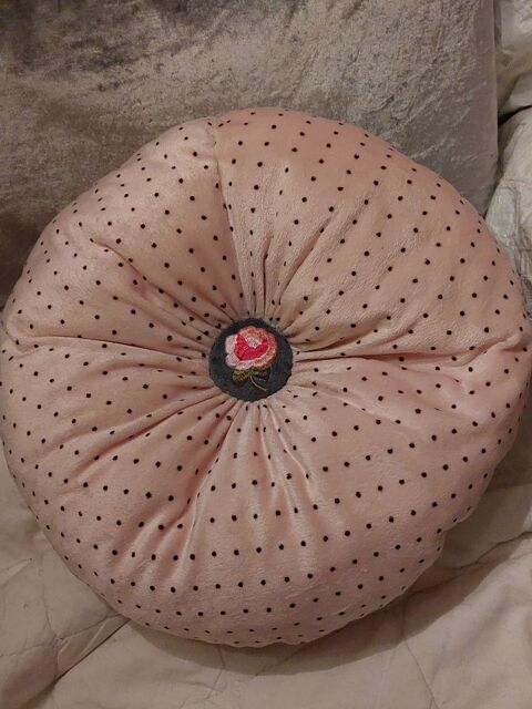 COUSSIN ROND Dco ? 10 10 Le Plessis-Robinson (92)