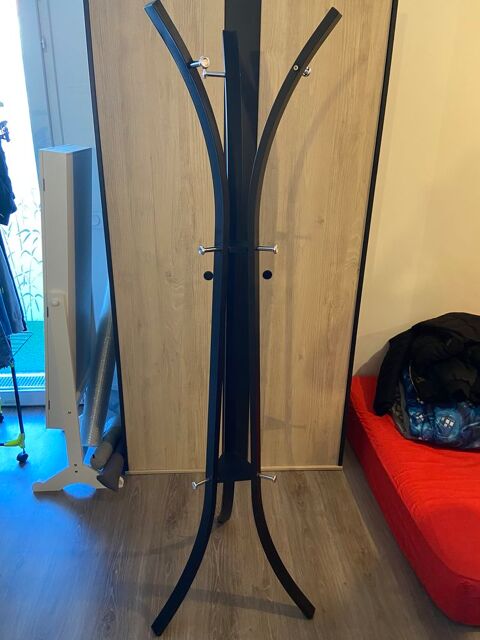 Porte manteau noir But trs bon tat 30 Bezons (95)