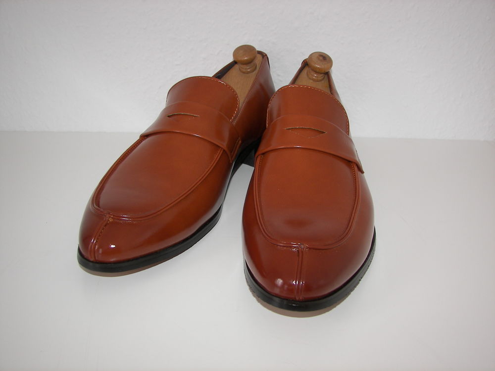 
Tr&egrave;s belle paire de chaussures italienne couleur fauve Chaussures