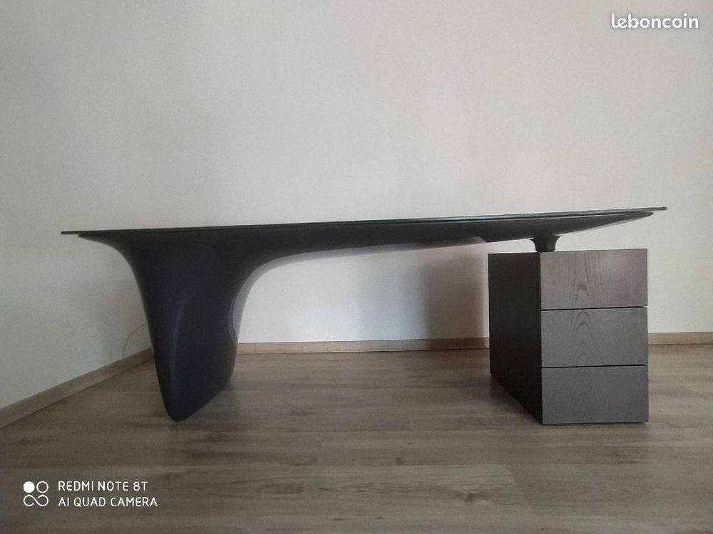 Table Roche Bobois, 
gamme Melt Meubles