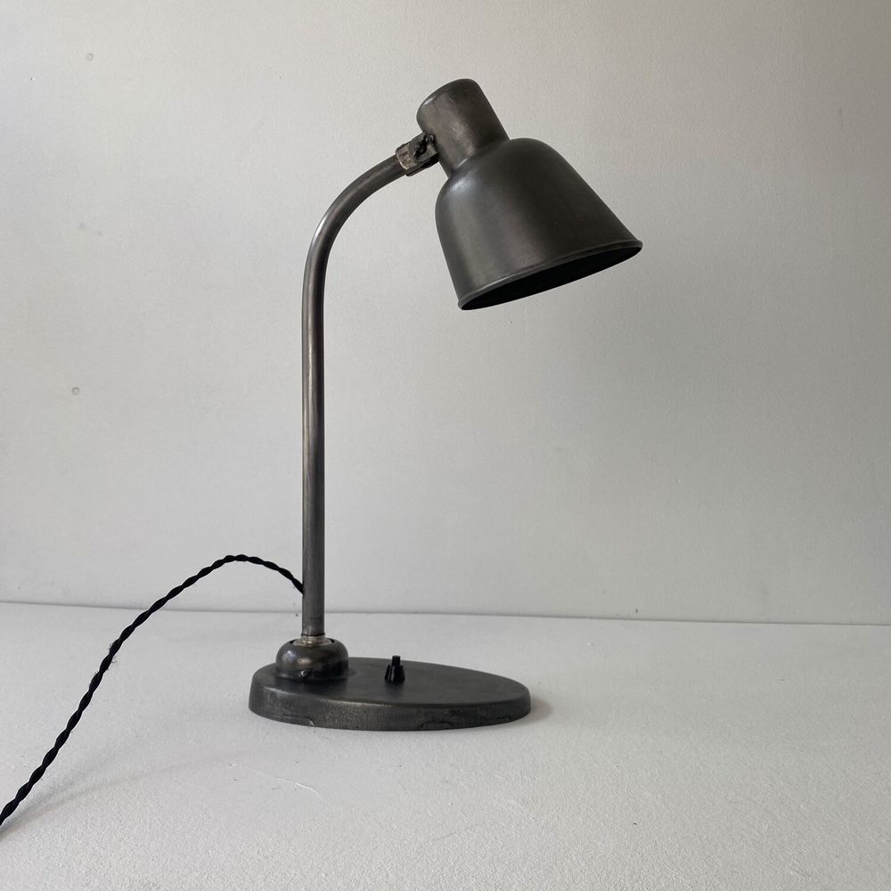ANCIENNE LAMPE DE BUREAU BAUHAUS " BUR " MODELE 2700 Décoration