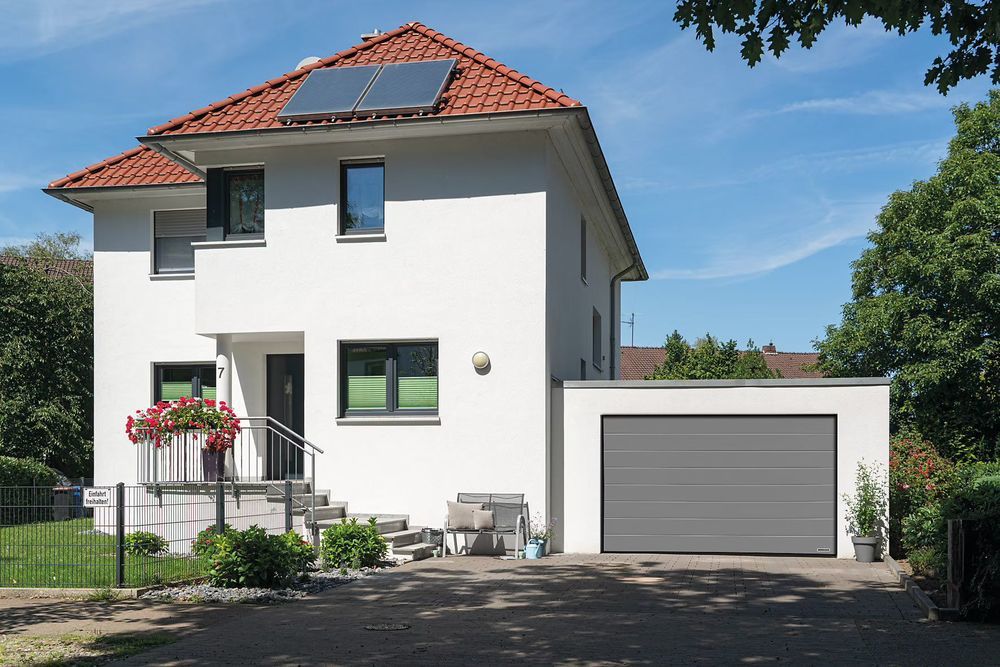 Porte de garage neuve sectionnelle acier Hormann gris RAL 9007 - l.237,5 x h.200 cm - motoris&eacute;e Bricolage