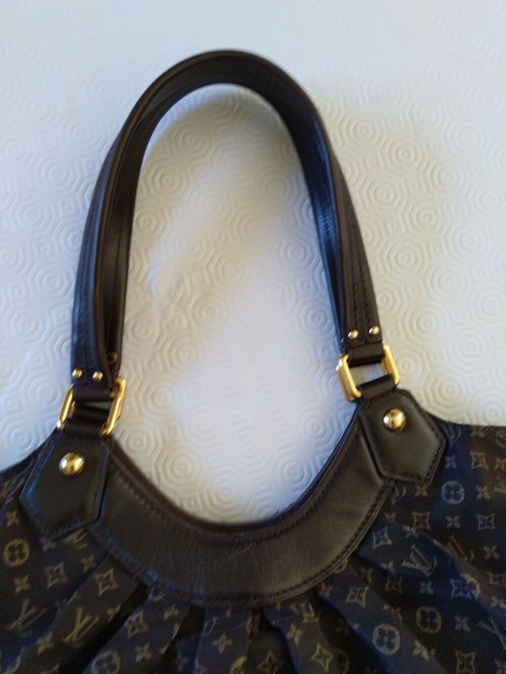 Sac Louis VUITTON, mod&egrave;le " Idylle" port&eacute; &eacute;paule Maroquinerie