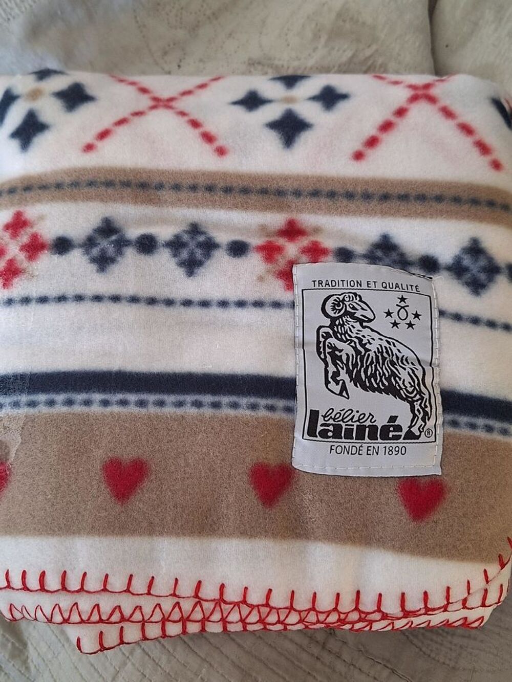 Plaid neuf 100% polyester Décoration