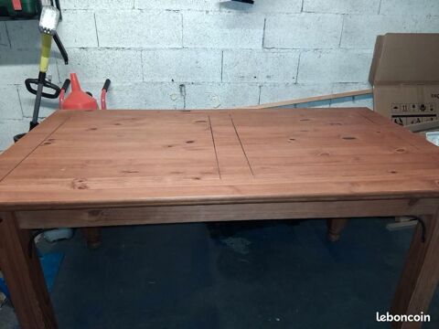Table en pin ,160cm x90cm
tres belle table super etat
a voir 60 Pont-Saint-Esprit (30)