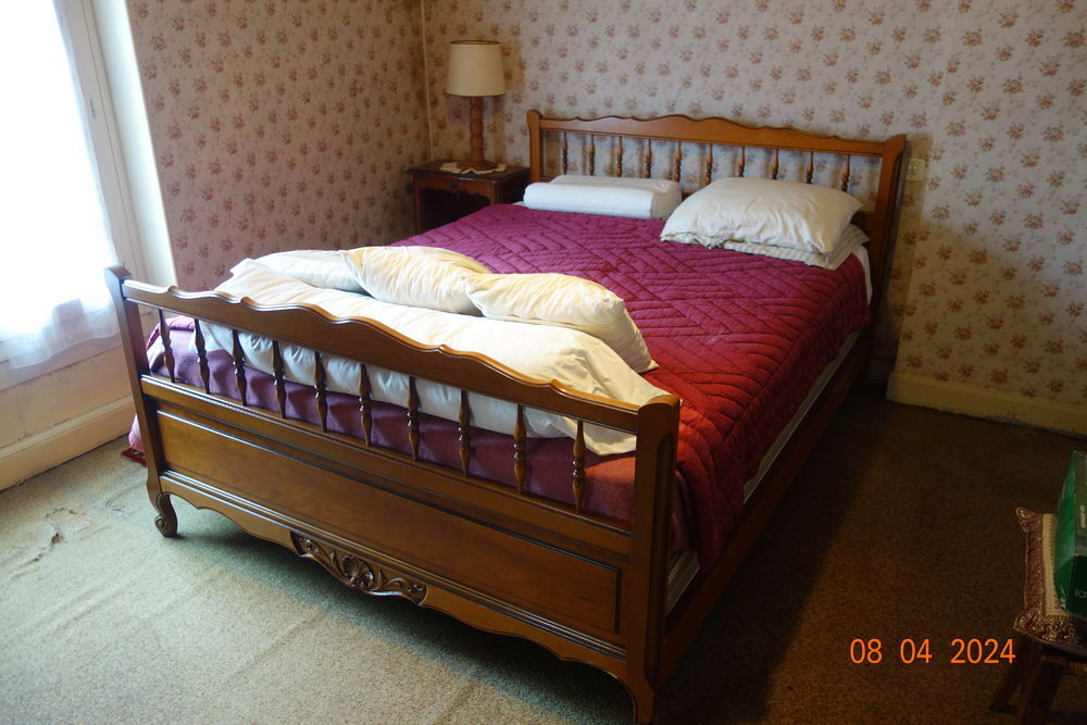 Chambre &agrave; coucher. Meubles