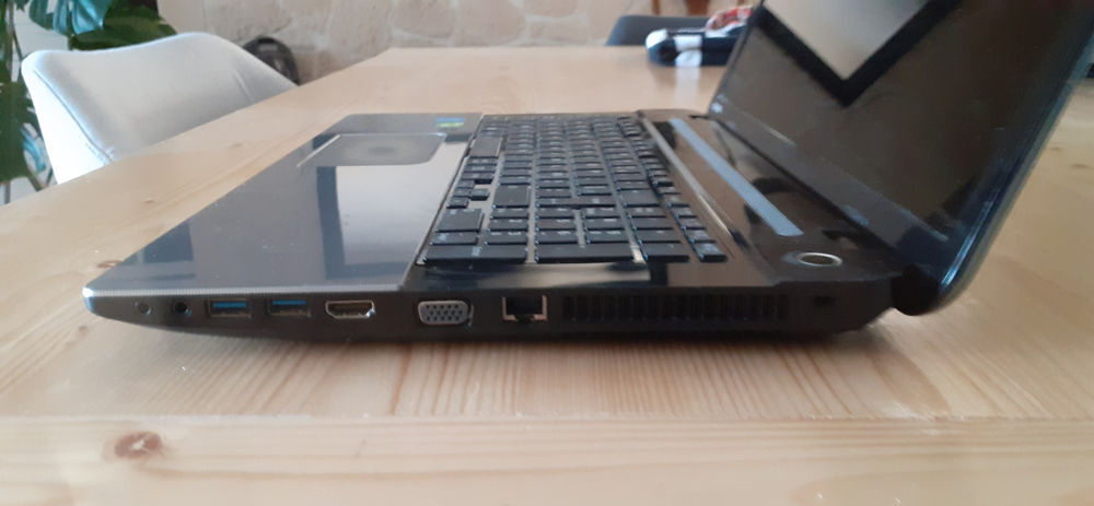 Portable Toshiba 17" win. 10 intel I7 Matériel informatique