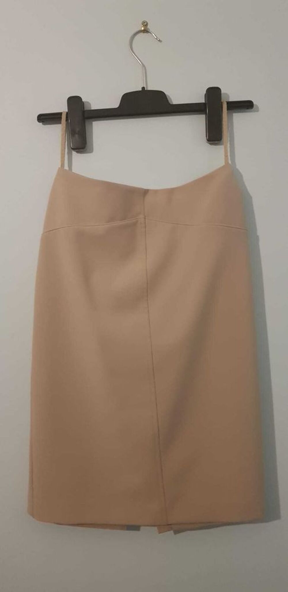 Tailleur jupe femme beige, tr&egrave;s peu port&eacute;, taille 38/M Vêtements