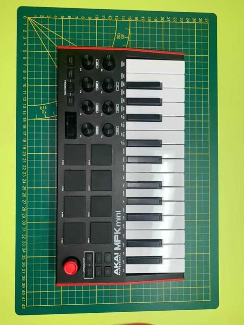 Home+Studio+Complet+� +Scarlett+Solo+Studio+3rd+Gen+++AKAI+MPK+Mini+� +Etat+Quasi+Neuf+� +200 Montpellier (34)