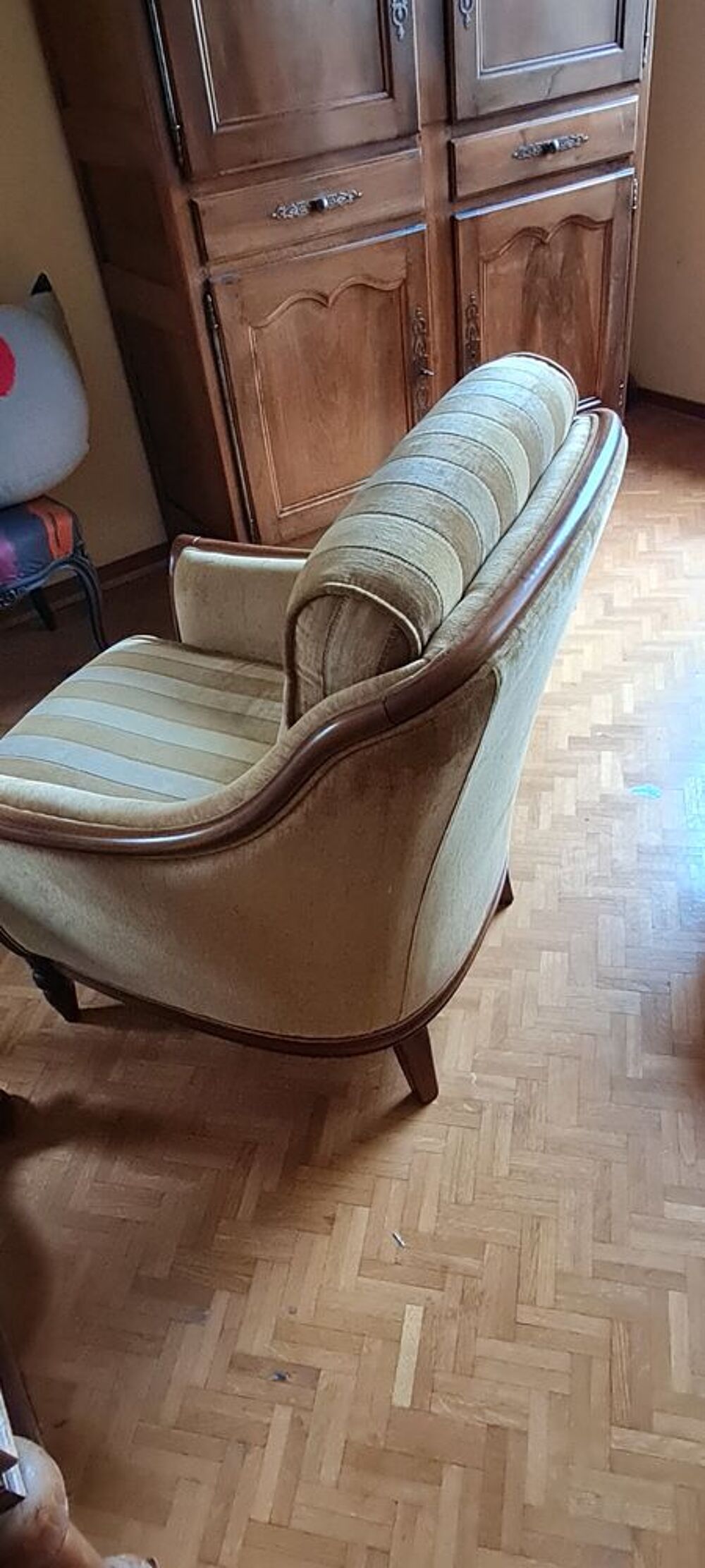 Lot de trois fauteuils Meubles