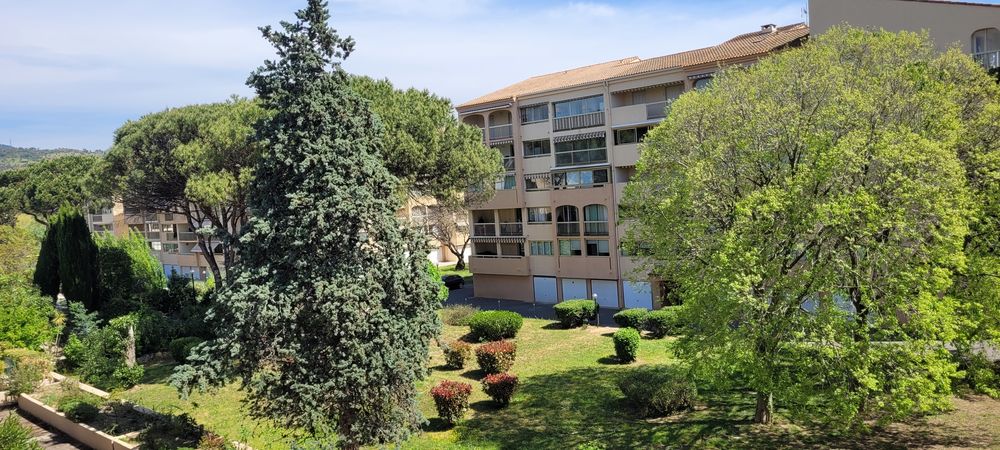 Location Appartement Charmant T1 à Sainte maxime avec terrasse parking Sainte-maxime