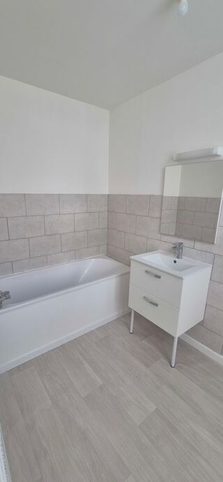  Maison à louer 5 pièces 92 m²