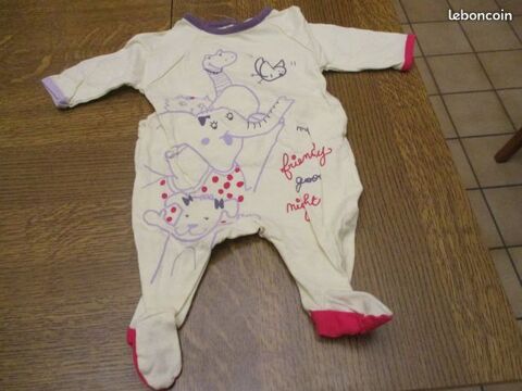 Pyjama jaune avec motifs éléphant chien oiseau et autre 0 Mérignies (59)