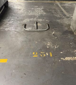  Parking / Garage à louer 11 m²