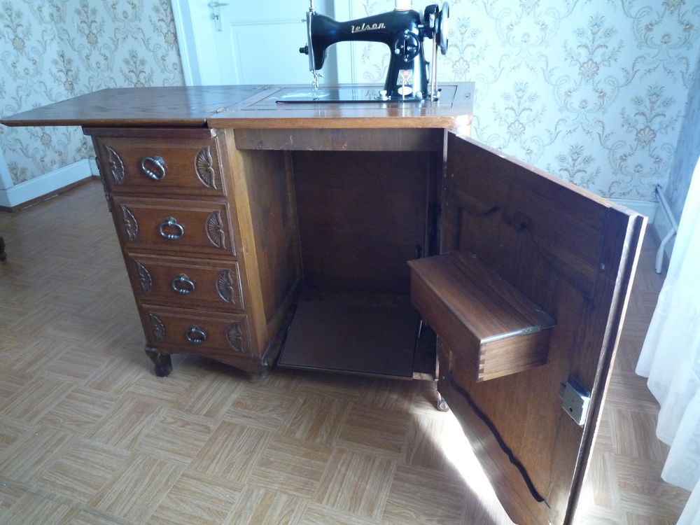 Ancienne Machine &agrave; Coudre "Marque MELSON" Electroménager