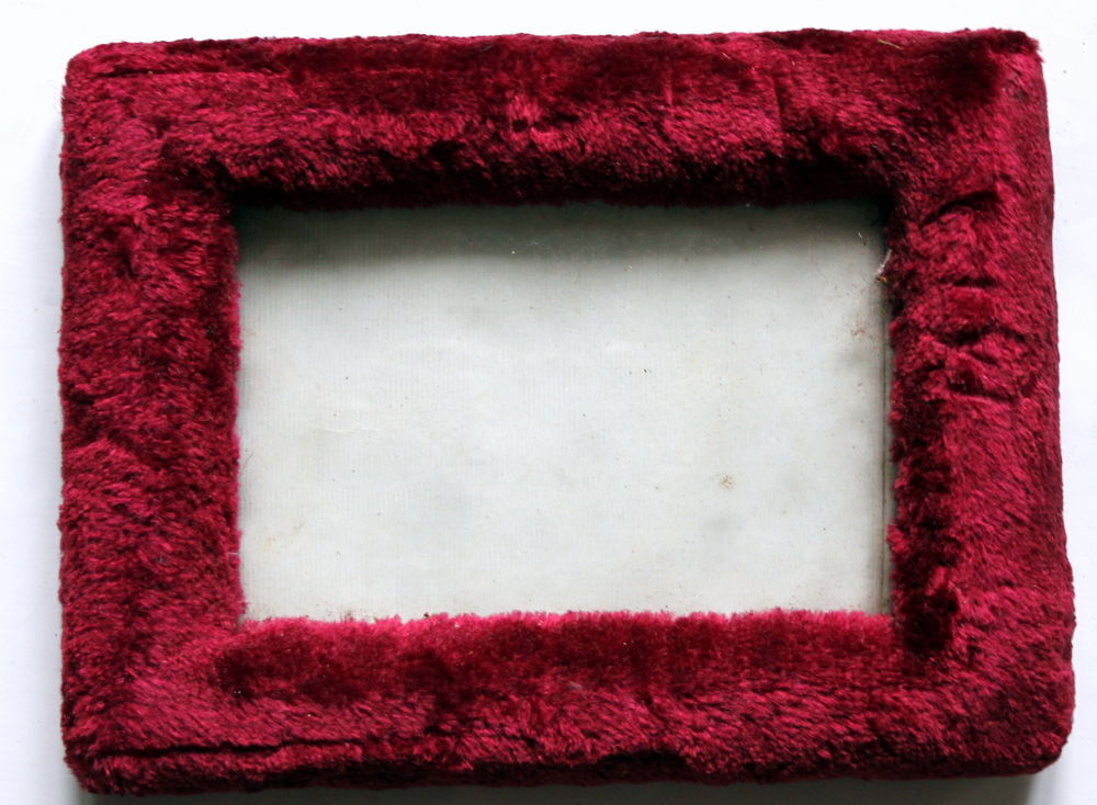 Cadre photo Napol&eacute;on III velours bordeaux verre bomb&eacute; Décoration