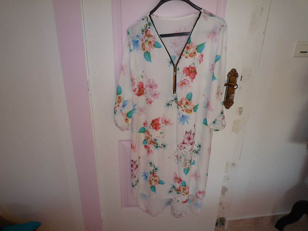 ROBE D'&eacute;t&eacute; neuve jamais port&eacute;e, l&eacute;g&egrave;re Vtements