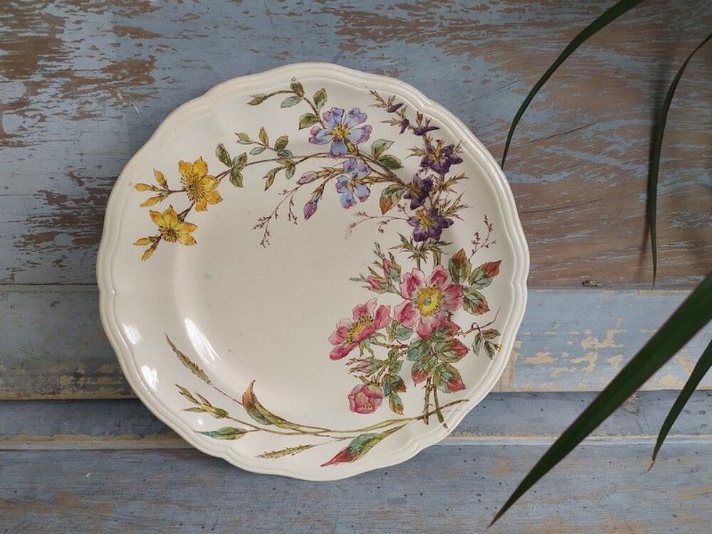 Ancienne Assiette Fa&iuml;ence de Longchamp D&eacute;cor Fleurs 