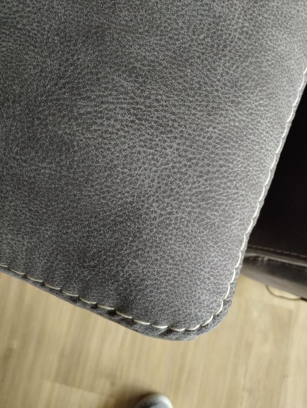 Canap&eacute; 3 places en tissu couleur taupe avec relax Meubles