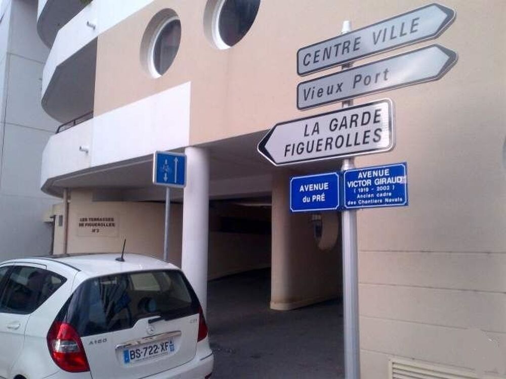 Location Parking/Garage Box de stockage  la Ciotat / Parking 2 roues La ciotat